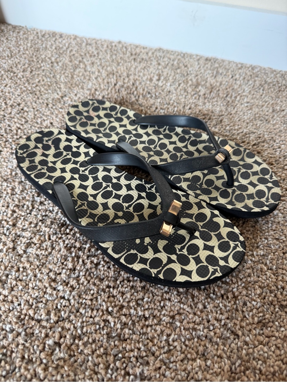 COACH Womens Signature Monogram Flip Flops Black White Gold Hardware